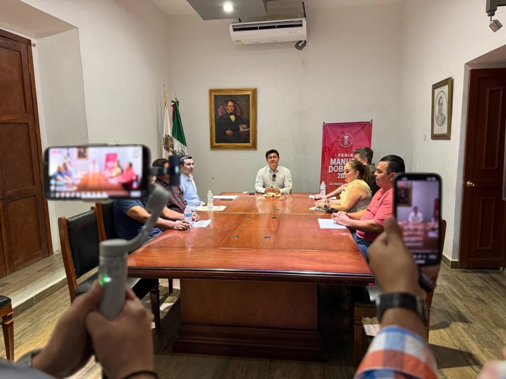Durante la sesión, se dio por aprobado la conformación de su Patronato 2025–2027.