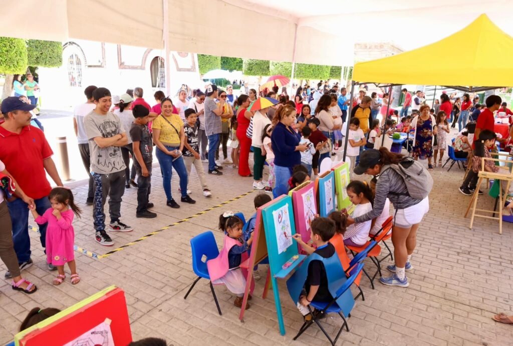 El Festival de la Niñez 2025 también impulsa los valores, la convivencia y los momentos que fortalecen a las familias irapuatenses.