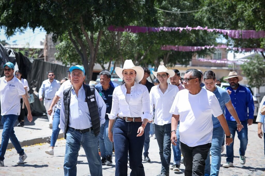 Ale Gutiérrez destacó su compromiso por escuchar y atender a la gente de León. En San Juan de Otates se hizo presente el programa Mi Barrio Habla.