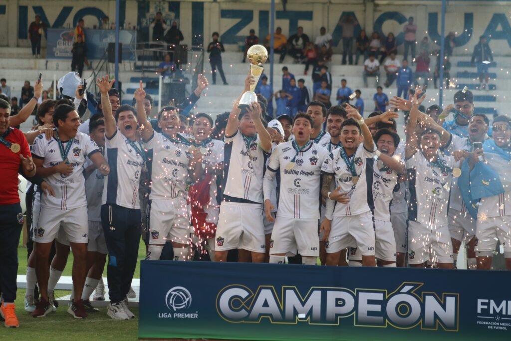 La trinca es campeón al mantener una ventada de 2 goles a 0 ante los aguacateros de Peribán. / Foto: Club Irapuato
