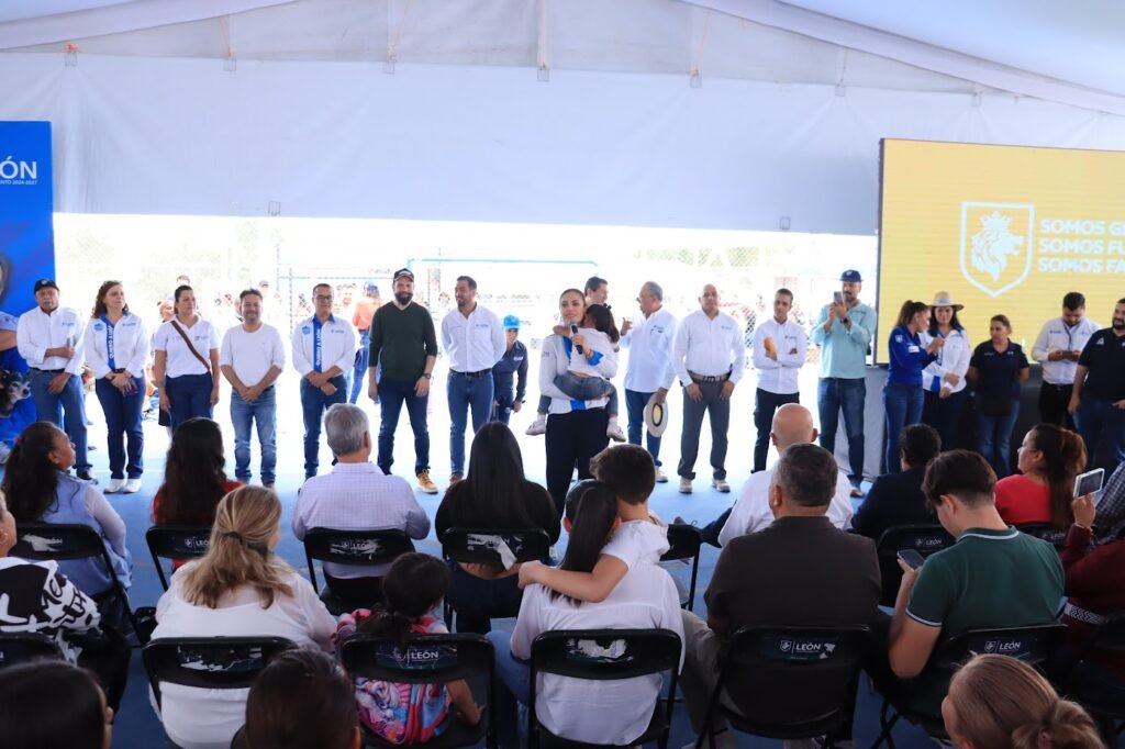 Ale Gutiérrez afirmó que en el municipio se trabaja todos los días, en obras y acciones que cambien la calidad de vida de las y los leoneses.