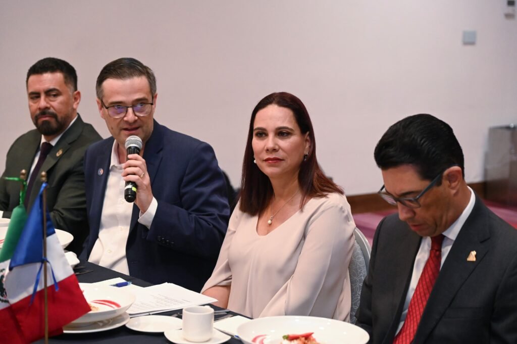 Lorena Alfaro destacó la importancia de seguir trabajando por el desarrollo de Irapuato.