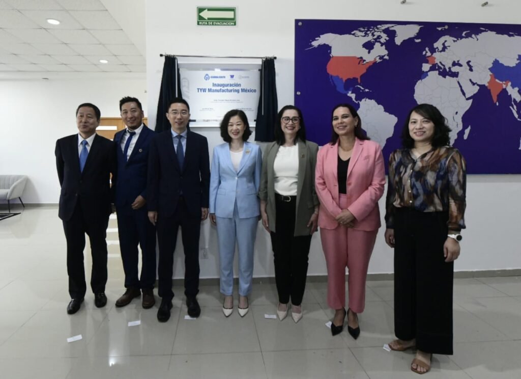 Ya son más de 10 empresas chinas instaladas en #Guanajuato, con más de 5 mil empleos generados y más de 900 mdd invertidos en Irapuato, León y Silao.