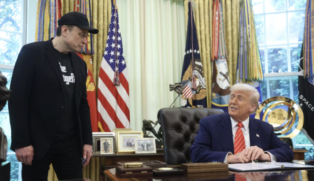 Se tensiona la relación de Donald Trump y Elon Musk, el dueño de X, afirma que no se quedará con los brazos cruzados.
