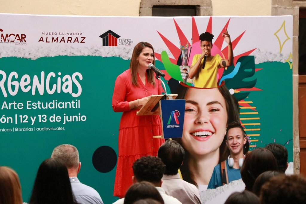 La presidenta del Sistema DIF Irapuato, Valeria Alfaro García resaltó la importancia de impulsar el arte en la juventud.
