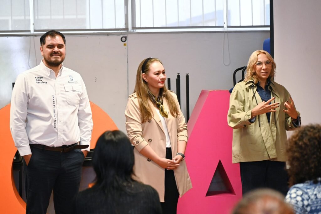 En la charla, se destacó que los cursos tienen la finalidad de fomentar la independencia de las mujeres y ayudarlas a desarrollar nuevas habilidades.