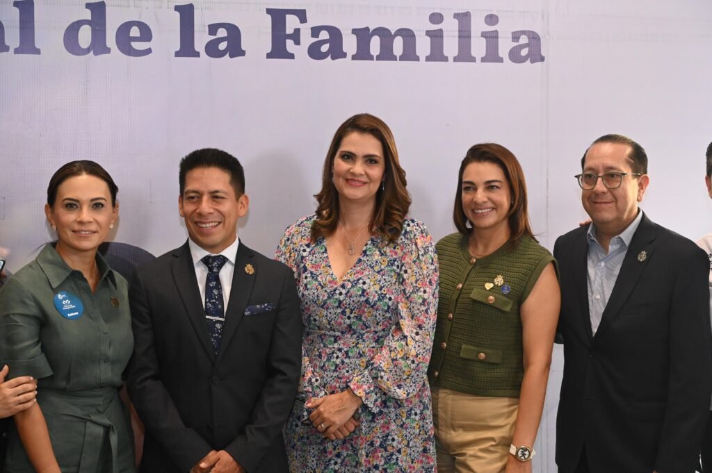 Valeria Alfaro destacó la importancia de trabajar por una mejor sociedad e impulso a las familias de #Irapuato