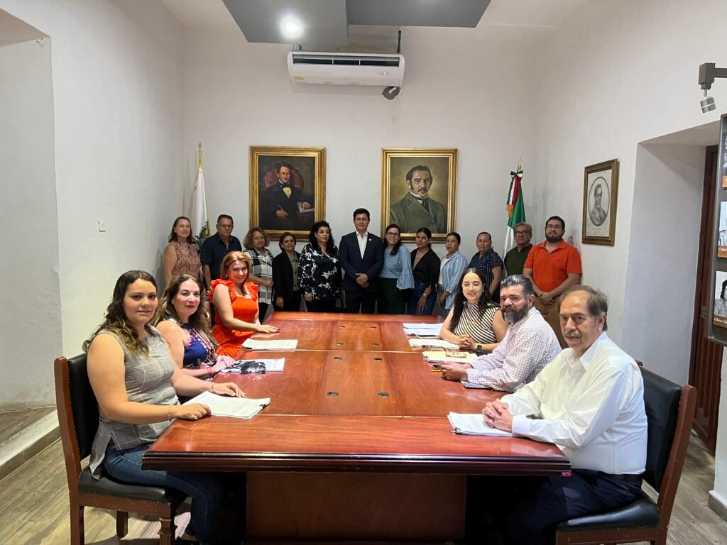 En sesión de Ayuntamiento encabezada por el alcalde de Manuel Doblado, tomó protesta el Consejo Directivo del Sistema Municipal de Agua Potable.
