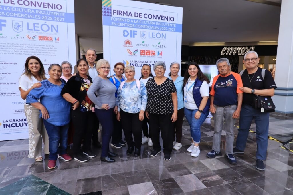 El presidente del Consejo DIF León, encabezó la firma de este acuerdo y agradeció a los participantes para tener un municipio más incluyente.