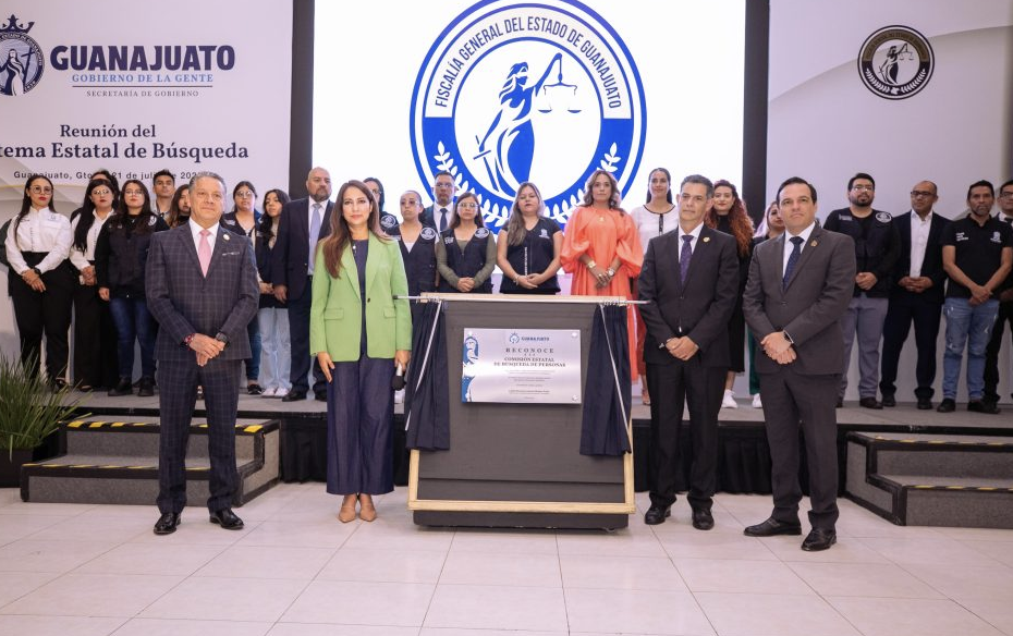 Libia Dennise reitera su compromiso con personas buscadoras de Guanajuato Libia Dennise encabezó la Reunión del Sistema Estatal de Búsqueda de Personas “A Cinco Años de la Comisión de Búsqueda”.
