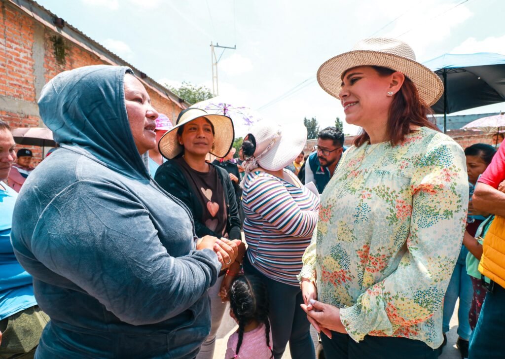 Lorena Alfaro, presidenta de Irapuato, visitó la localidad de Venado de Yóstiro, donde escuchó las necesidades de sus habitantes.