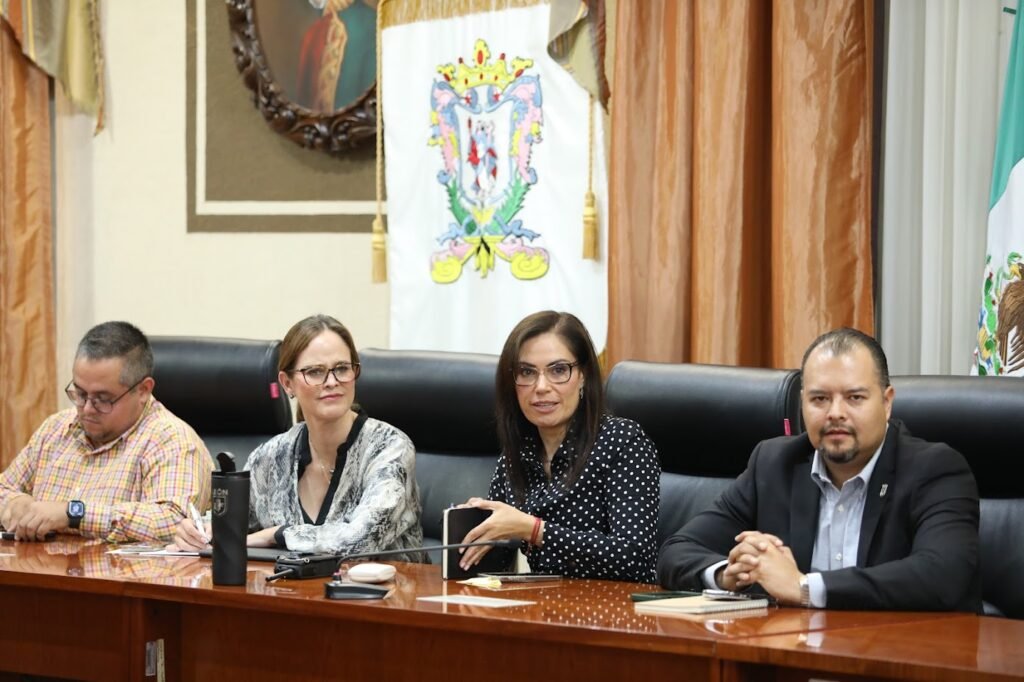 Ale Gutiérrez destacó que en León todas las voces son escuchadas, por lo que hoy en día 80 comerciantes ya han sido reubicados en diversos tianguis del municipio.