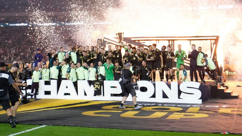 En un partido muy cerrado, el Tri vuelve a ganar y coronarse campeón de la Copa de Oro ante un equipo de Estados Unidos que nunca bajó los brazos.
