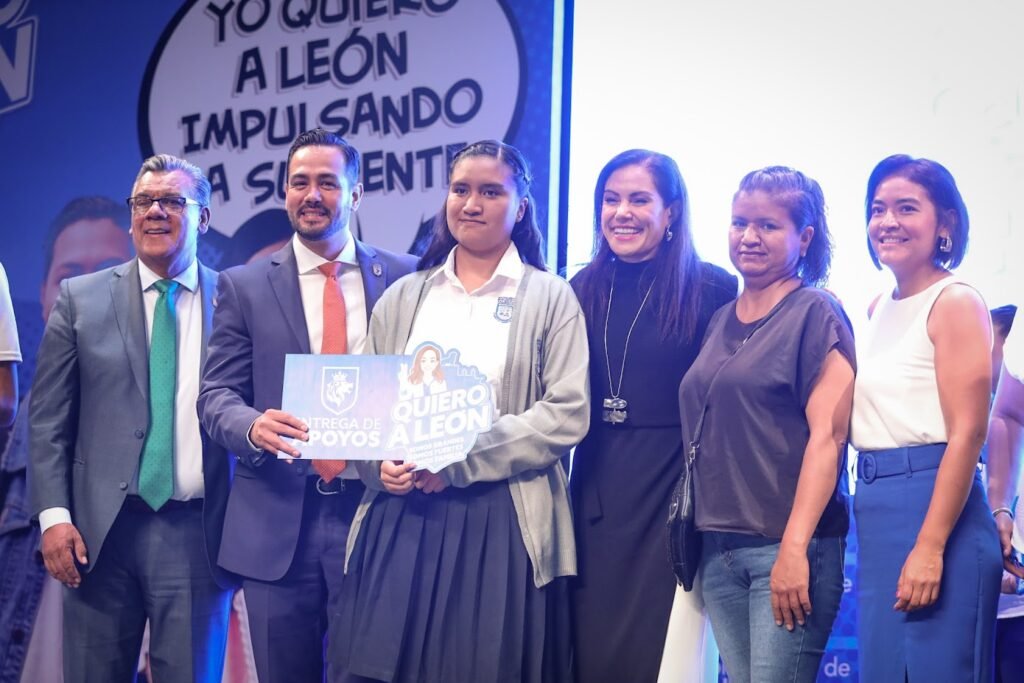 Ale Gutiérrez destacó en el evento la importancia de trabajar a favor de la educación en León.