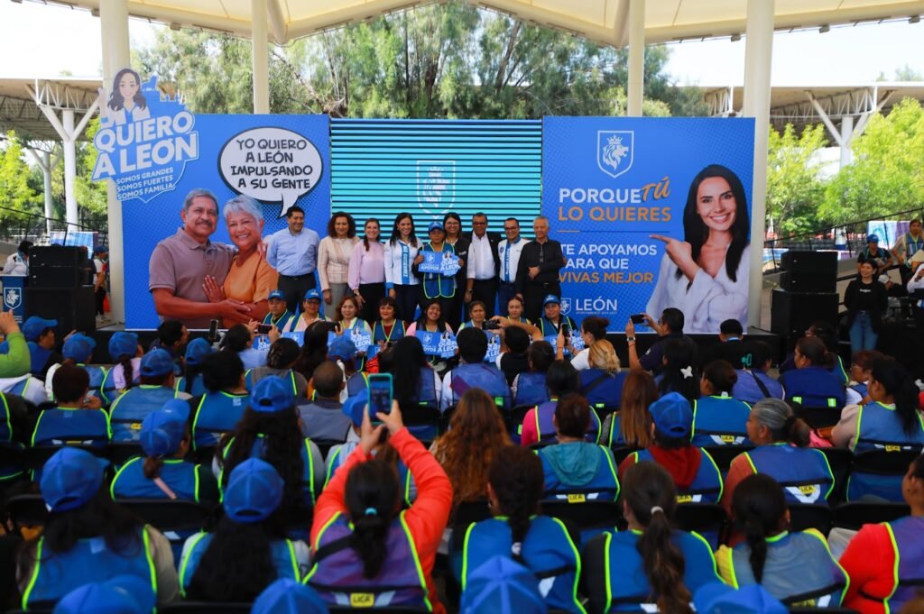 Ale Gutiérrez encabezó la entrega de más de 1 mil 200 apoyos del programa en la Delegación Coecillo.