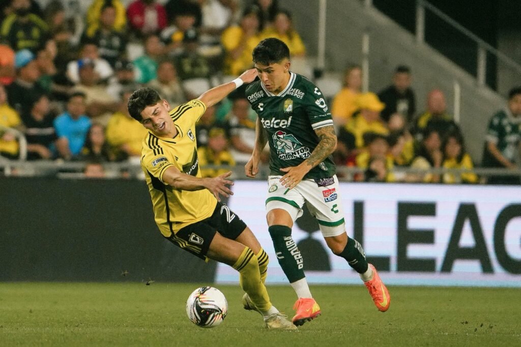 El partido comenzó muy pareja, pero poco a poco, el equipo de Columbus fue superior al León, que poco pudo hacer./X ClubLeón