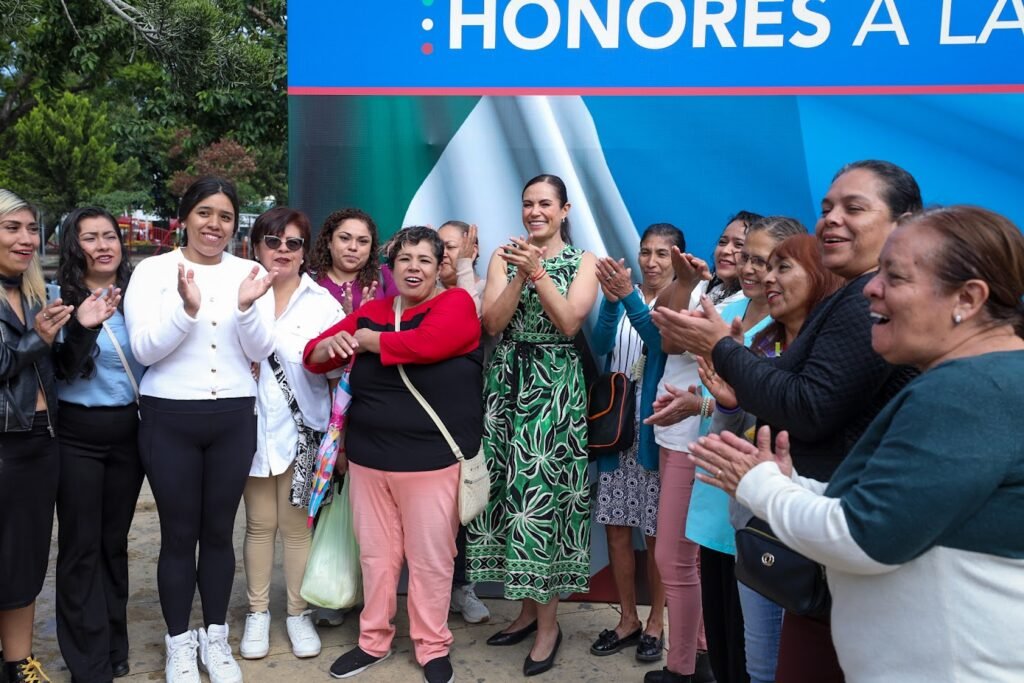 La presidenta municipal, Ale Gutiérrez, anunció una ruta de transporte gratuita los fines de semana.