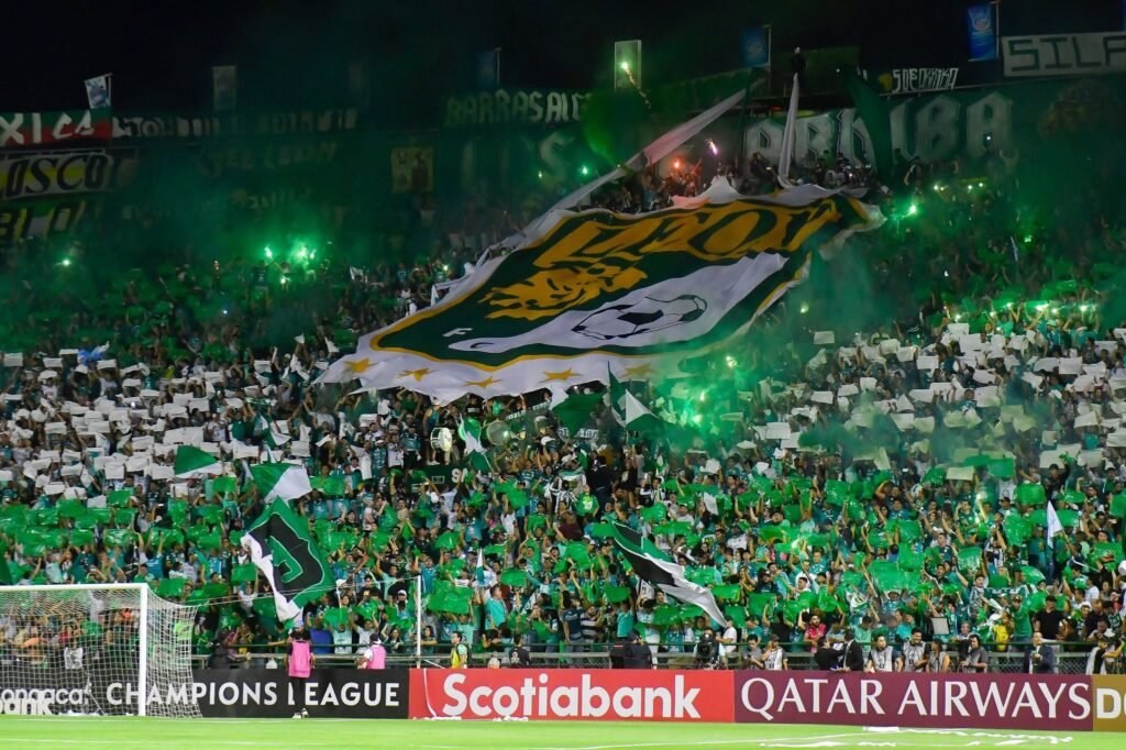 El Club León Oficial buscan hoy ganarle al equipo de los Tuzos, en lo que se le ha llamado un duelo de hermanos.
