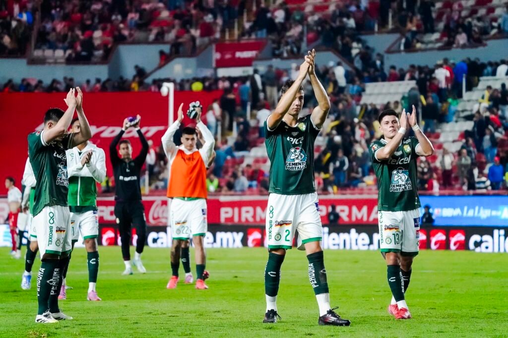 El equipo de León se prepara para el partido contra el Pachuca, donde podría contar con parte de los refuerzos.