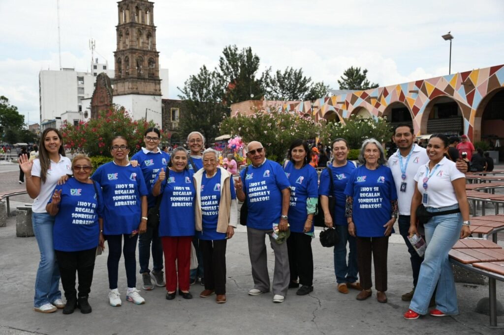 Durante este recorrido, se visitaron los Andadores Juárez y Sor Juana Inés de la Cruz, plaza de Los Fundadores y el Jardín Principal.