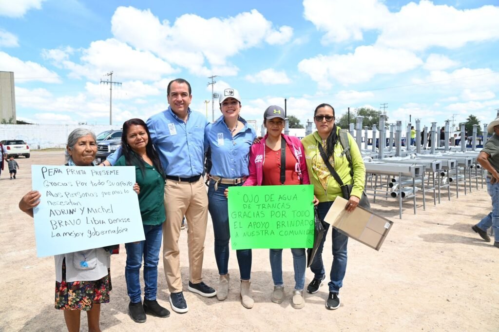 Adrián Hernández Alejandri hizo entrega de apoyos a más de 700 familias de comunidades y colonias.
