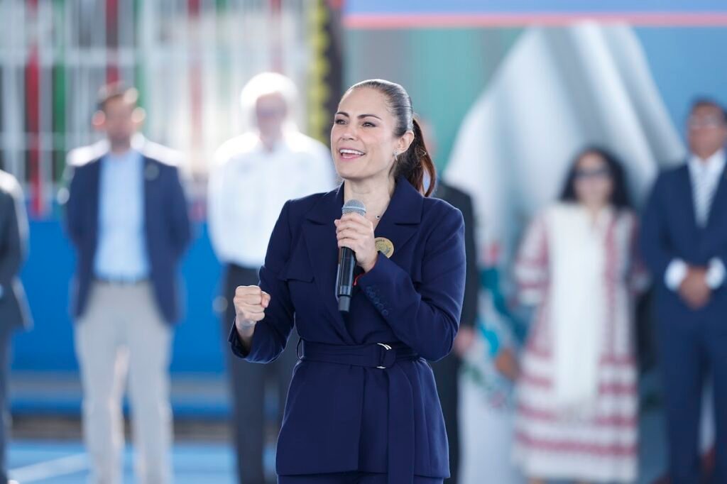 Ale Gutiérrez y autoridades municipales de León, sostuvieron un diálogo directo con las familias de la comunidad rural La Arcina