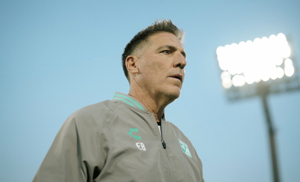 Eduardo Berizzo perdió su último partido de visitante y a su regreso presentó su renuncia como técnico de la Fiera.