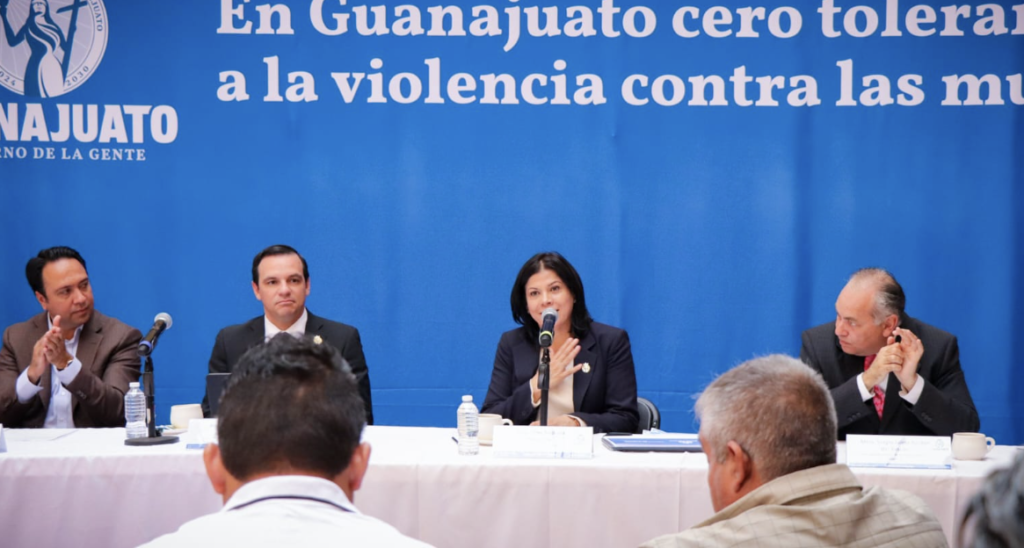 Autoridades del Estado y municipales destacaron los trabajos que se hacen día a día a favor de la defensa de las mujeres guanajuatenses.