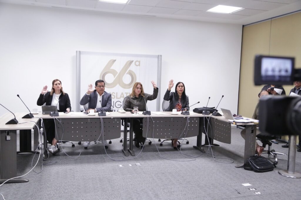Dan luz verde a las iniciativas formuladas por diputadas y diputados del PAN y PRD.