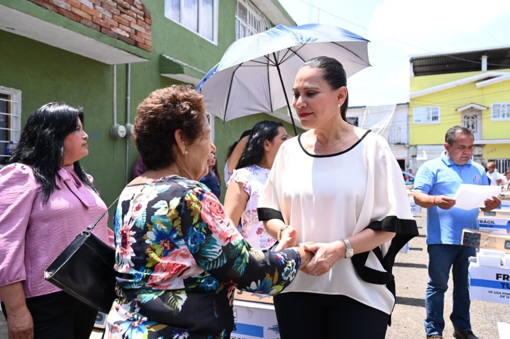 Lorena Alfaro y la Congregación Mariana Trinitaria continúan trabajando a favor de la gente de Irapuato.