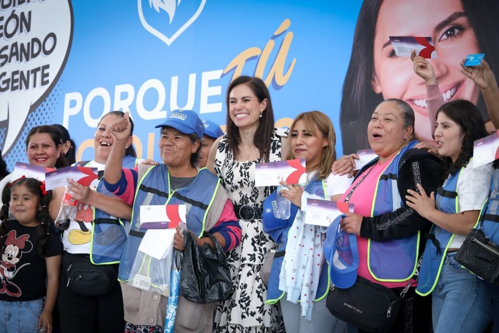 Ale Gutiérrez destacó que Ayúdate Ayudando amplió sus alcances a través de las Direcciones de Desarrollo Social, Desarrollo Rural y el Instituto Municipal de Vivienda.