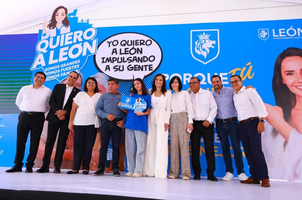 Ale Gutiérrez destacó en el evento que se invirtieron más de 92 millones de pesos en beneficio de 54 mil 032 familias.