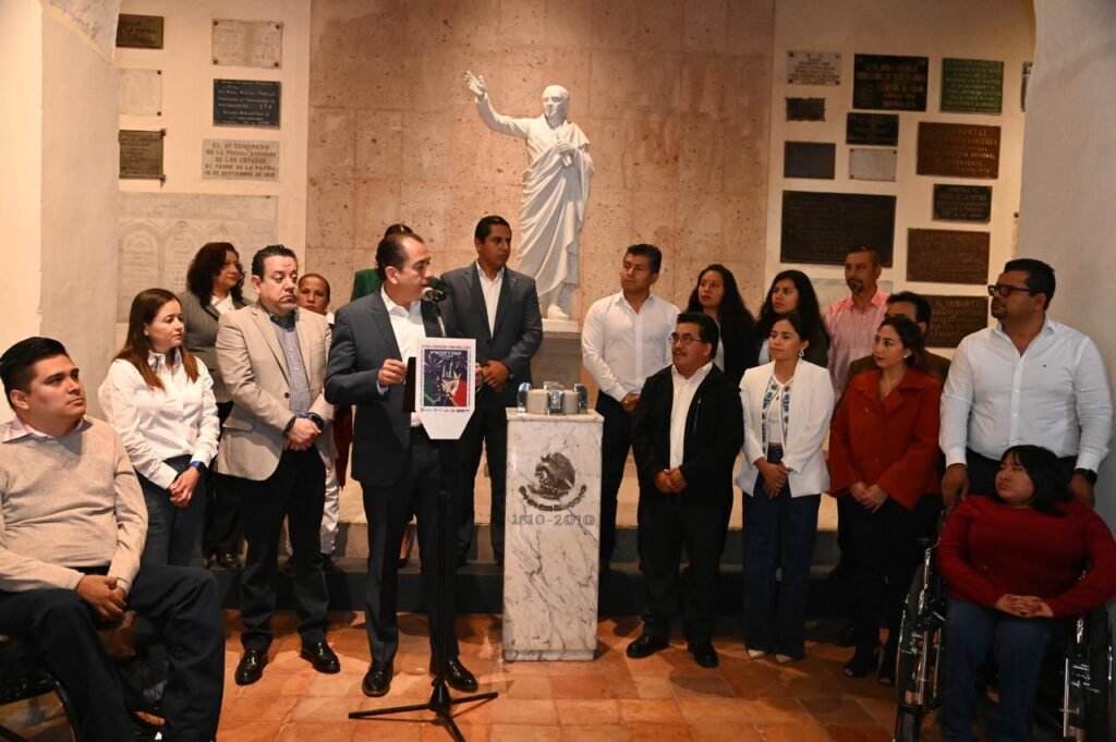 Adrián Hernández Alejandri destacó la relevancia de este acto, donde se busca compartir parte de la historia de Dolores Hidalgo.