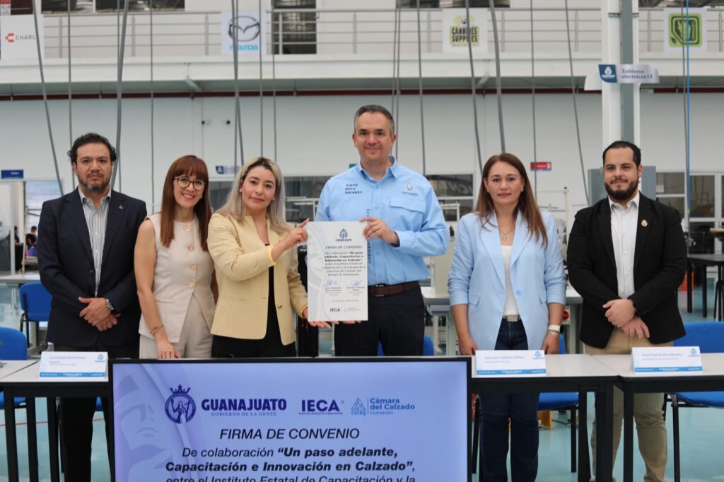 Firman acuerdo para fortalecer la formación técnica y dar respuesta a las necesidades actuales de la industria del calzado.