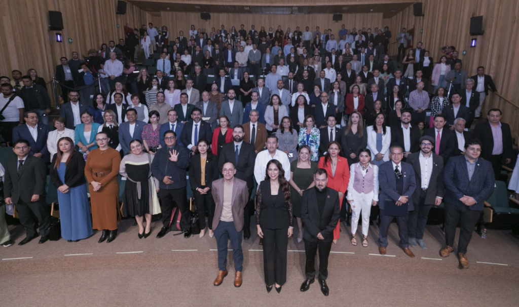 Libia Dennise afirmó en este foro que Guanajuato es tierra donde la diversidad de ideas no divide, sino que fortalece.