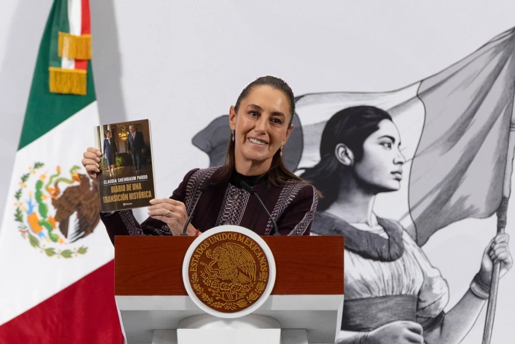 ¡No confía en nadie! Sheinbaum admite «tensiones» para elegir al candidato presidencial Claudia Sheinbaum ha dado a conocer detalles sobre su proceso en su libro, donde afirma que ha vivido tensiones dentro de la 4T.