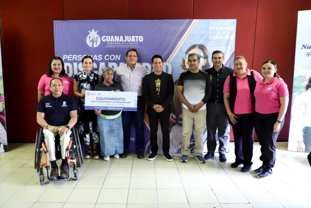 Secretaría de Derechos Humanos y DIF Estatal refuerzan con equipo Juan Carlos Montesinos Carranza destacó la suma de esfuerzos en estas acciones a favor de la ciudadanía de Guanajuato.