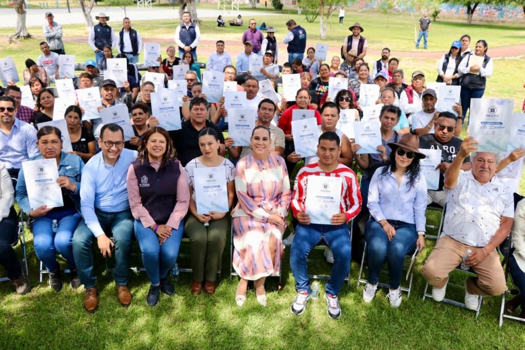 Lorena Alfaro García, agradeció la confianza de las familias que participaron en este proceso.
