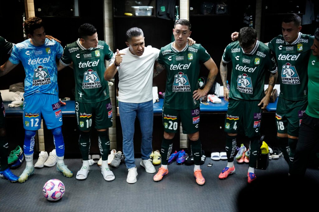 El Club León tiene la difícil misión de visitar al Atlas, a quien debe ganarle para seguir con vida en el torneo. / Foto: @clubleonfc