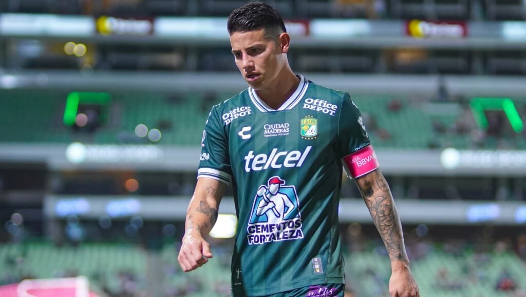 ¡Es un hecho! James Rodríguez se va del León El Club León perderá a su hombre más importante en el terreno de juego, James Rodríguez, quien no ha renovado con la Fiera.