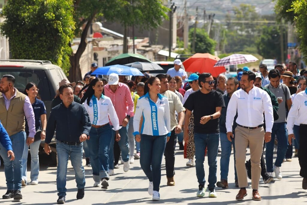 Ale Gutiérrez destacó que estas obras benefician directamente a 6 mil 311 personas de distintas colonias.