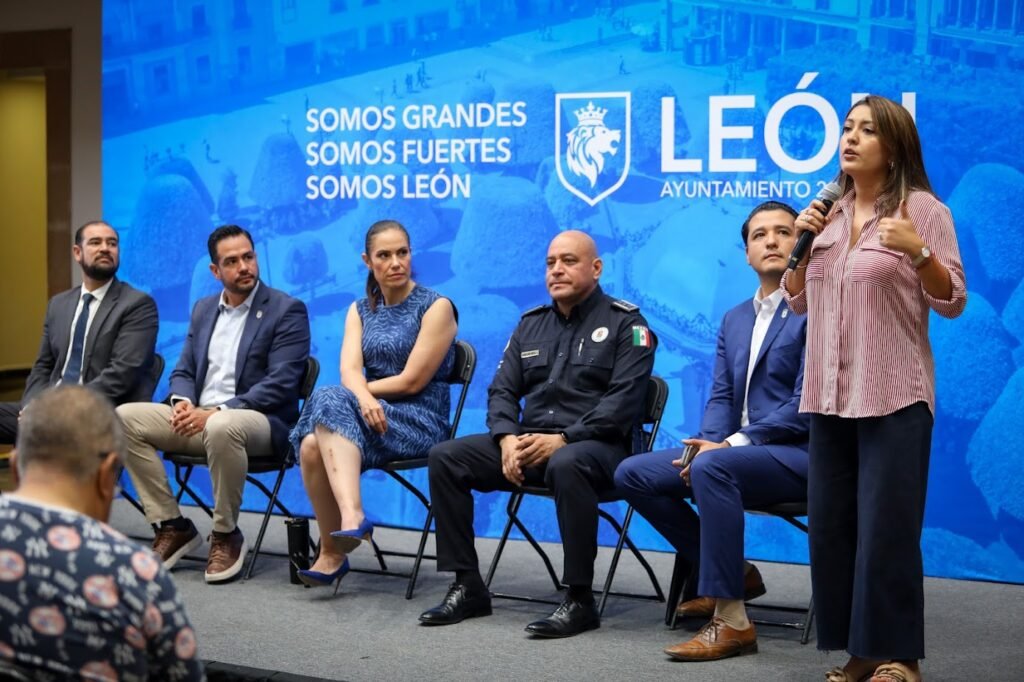 Ale Gutiérrez destacó que León amplió su red de atención psicológica con servicio permanente las 24 horas, los 7 días de la semana.