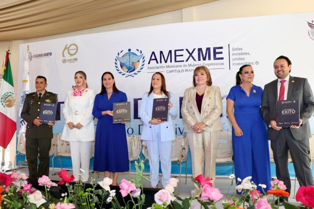Lorena Alfaro e Ivón Padilla Hernández reconocieron la labor de la Asociación Mexicana de Mujeres Empresarias, capítulo Irapuato.