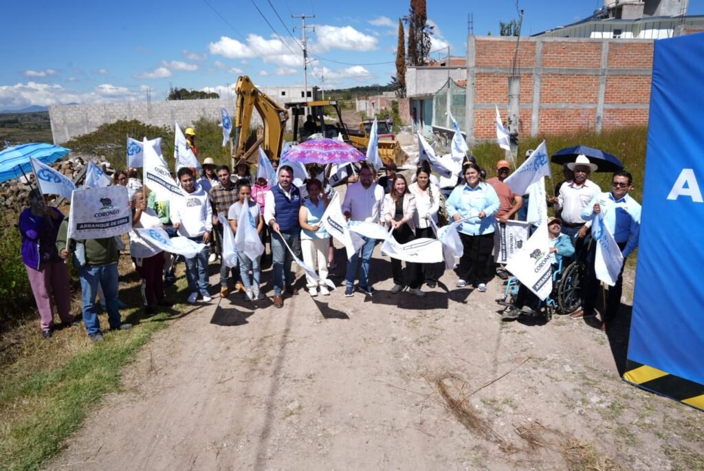 El presidente municipal Luis Fernando Velázquez Esquivel reiteró su compromiso de impulsar el desarrollo de Coroneo.
