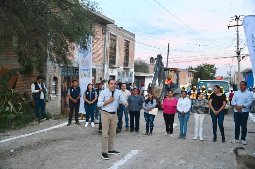 Adrián Hernández Alejandri destacó que en Dolores Hidalgo se fortalece el bienestar de las familias con estas obras.