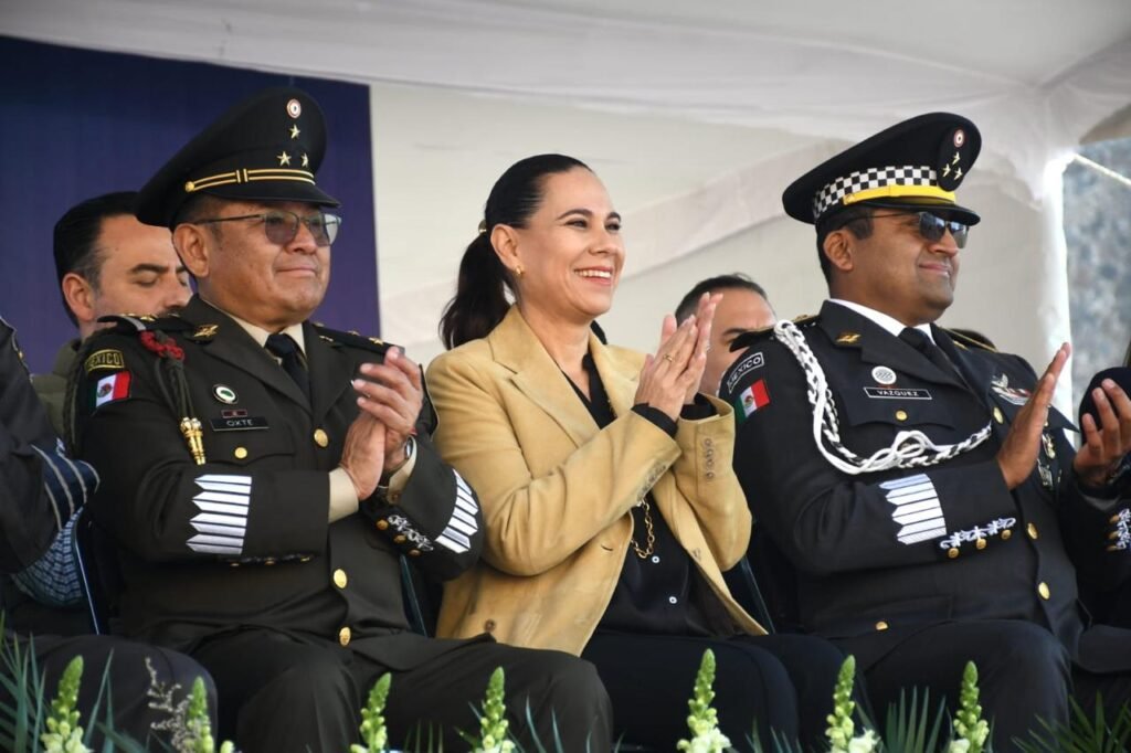 En el desfile cívico-militar, Lorena Alfaro destacó los valores de la historia de México.