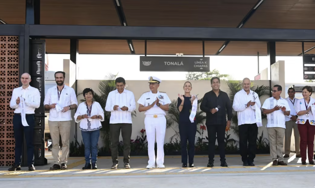 Claudia Sheinbaum destacó que el Corredor Interoceánico avanza con nuevos tramos, polos industriales e inversiones.