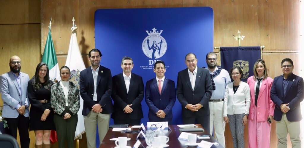 Autoridades del DIF Estatal y de la UNAM trabajan para a favor de la formación, la innovación y la solidaridad.