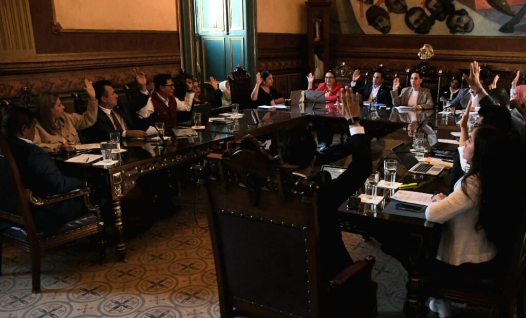En Irapuato trabajan por ser un municipio incluyente y equitativo Dan luz verde en la sesión a turnar el Proyecto de Reglamento Orgánico de la Administración Pública Municipal de Irapuato.