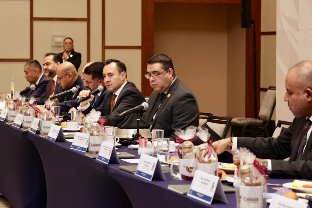 El Secretario de Seguridad y Paz, Juan Mauro González destacó la necesidad de seguir profesionalizando a los integrantes de las corporaciones.